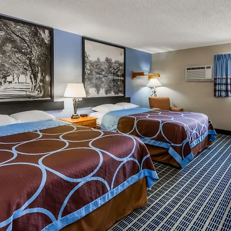 Super 8 By Wyndham Iowa City/Coralville-3
