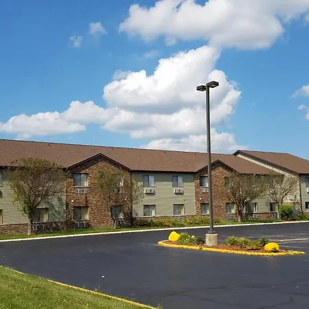 Super 8 By Wyndham Dekalb Il-3