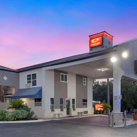 Econo Lodge Inn & Suites Near Lackland Afb-3