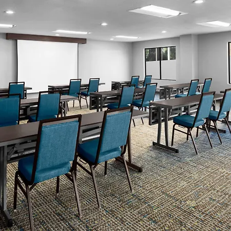 Hampton Inn Phoenix - Biltmore-2