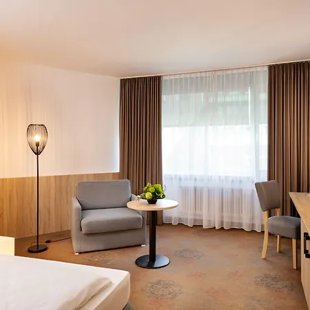 Plaza Hotel & Living Frankfurt-3