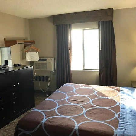 Super 8 By Wyndham Boise-3