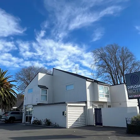Diplomat Motel-2