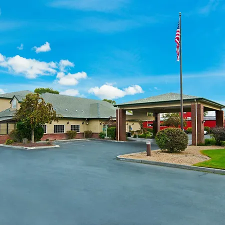 Oxford Suites Hermiston-3