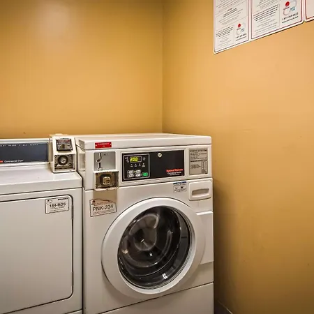 Surestay Hotel By Best Western Floresville-2