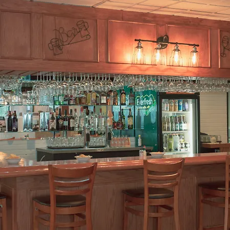 Harrison Lake Hotel-3