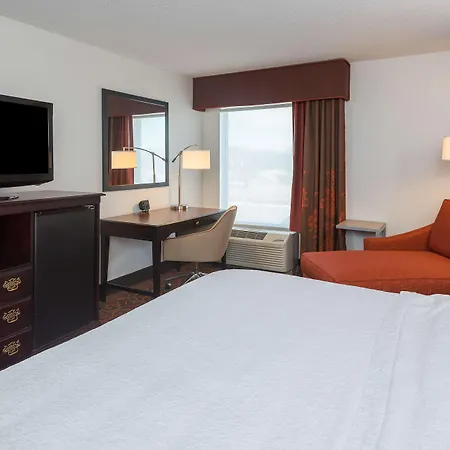 Hampton Inn Parkersburg/Mineral Wells-3
