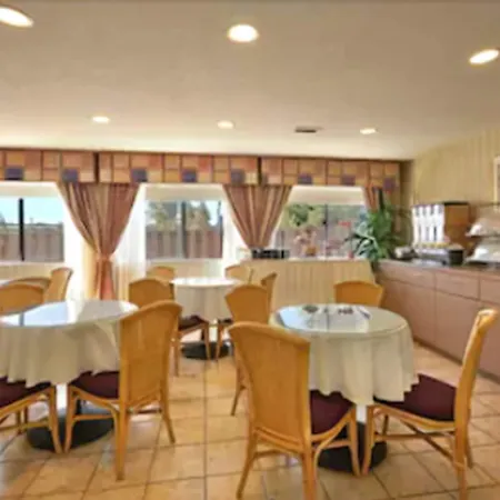 Days Inn By Wyndham San Marcos-3