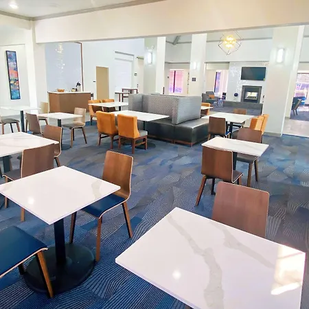 La Quinta Inn & Suites By Wyndham South Holland-2