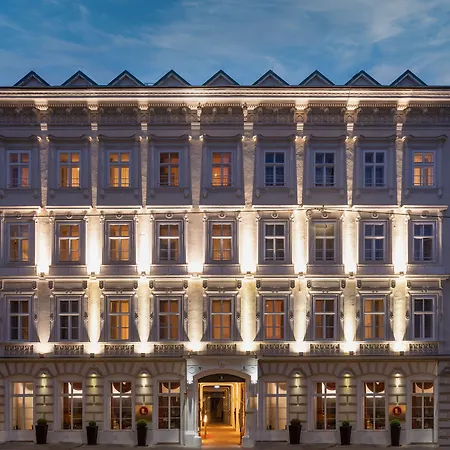The Levante Rathaus Apartments-2