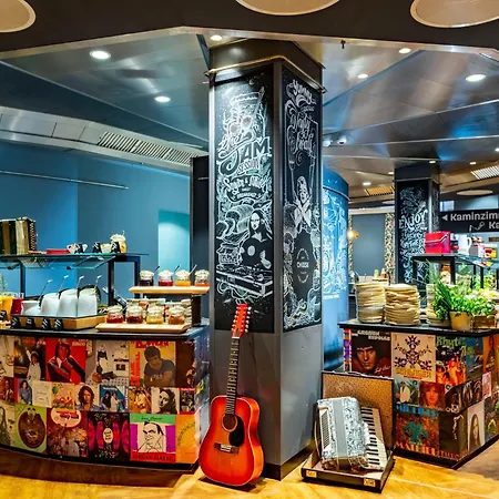 Mightytwice Hotel Dresden-3