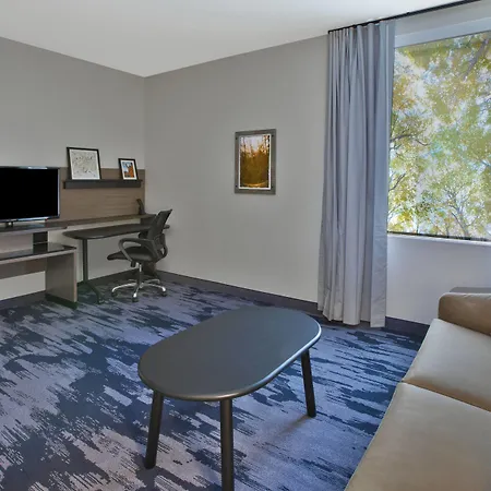 Fairfield Inn & Suites By Marriott Milwaukee Downtown-3