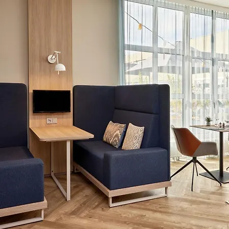 Courtyard By Marriott Dortmund-2