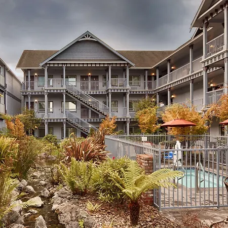 Best Western Plus Bayshore Inn-2