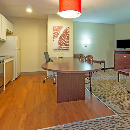 Mainstay Suites Detroit Auburn Hills-2