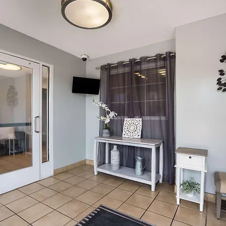 Sonesta Simply Suites Des Moines-3