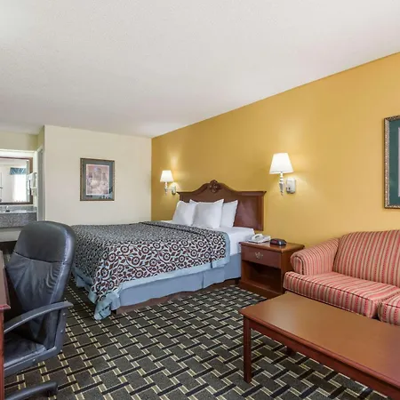 Days Inn & Suites By Wyndham Warner Robins Near Robins Afb-3