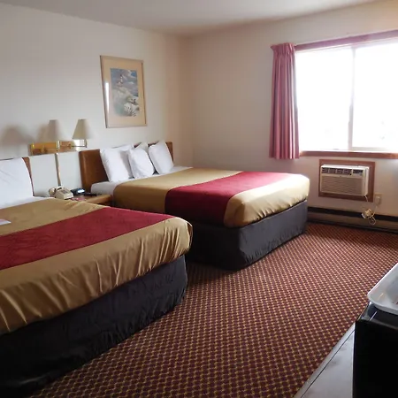 Travelodge By Wyndham Escanaba-3