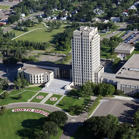 Country Inn & Suites By Radisson Bismarck Waterpark-2