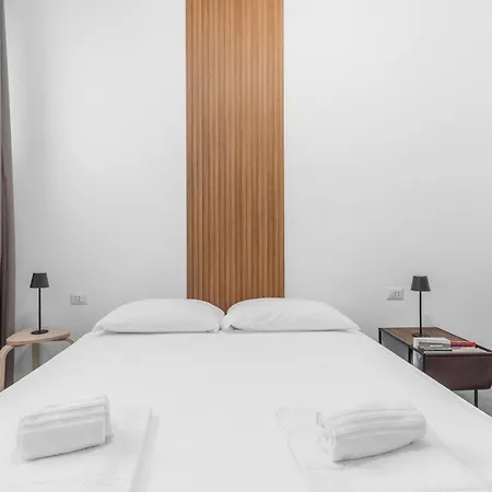 Room 12 Milano -Near Train Station -15 Min Rho Fiera-Duomo-Malpensa-2