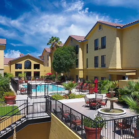 Hampton Inn & Suites Tucson Mall-3