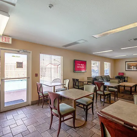 Red Roof Inn San Marcos-2