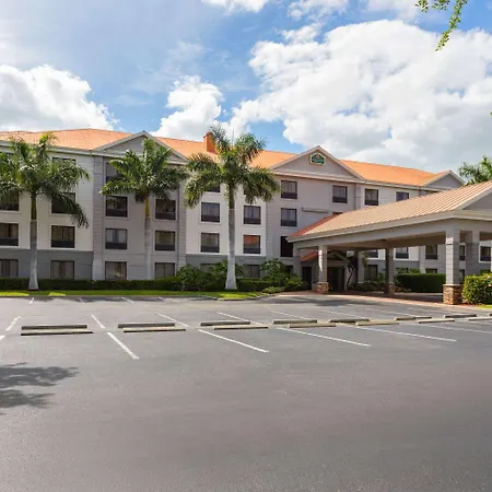 La Quinta By Wyndham Bonita Springs Naples North-2