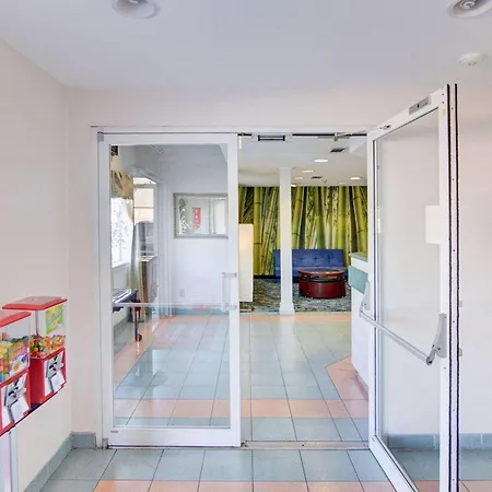 Rodeway Inn & Suites Lewisville I-35-3