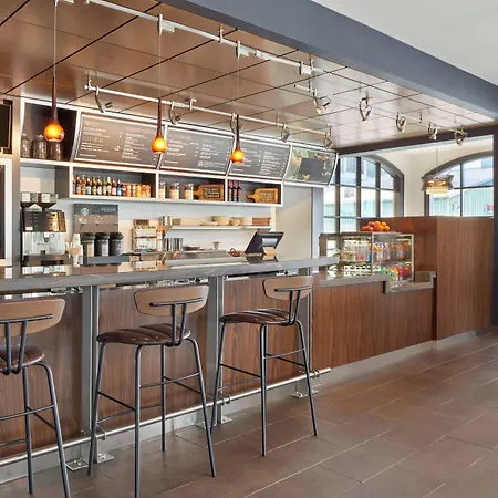 Courtyard By Marriott Waterloo St. Jacobs-2