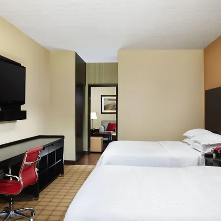 Four Points By Sheraton Hotel & Suites Calgary West-3