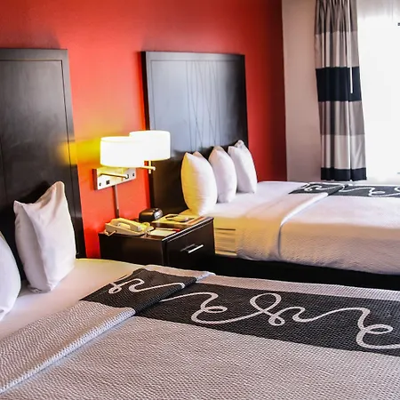 Ramada By Wyndham Oceanside-3