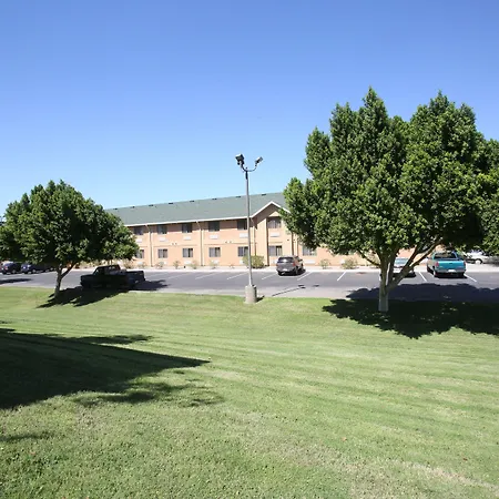 Travelodge By Wyndham Yuma-2