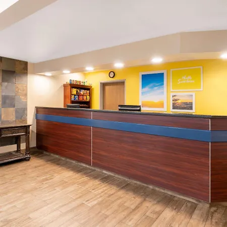 Days Inn & Suites By Wyndham Greeley-3