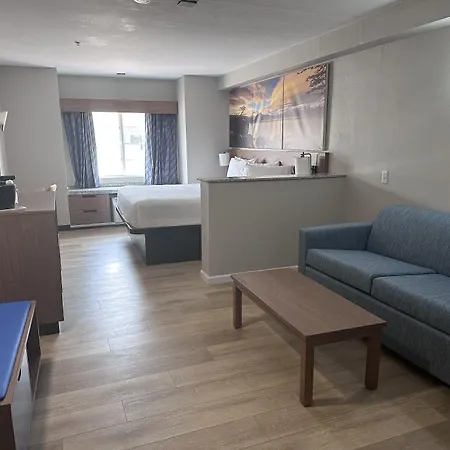 Days Inn & Suites By Wyndham Greeley-2