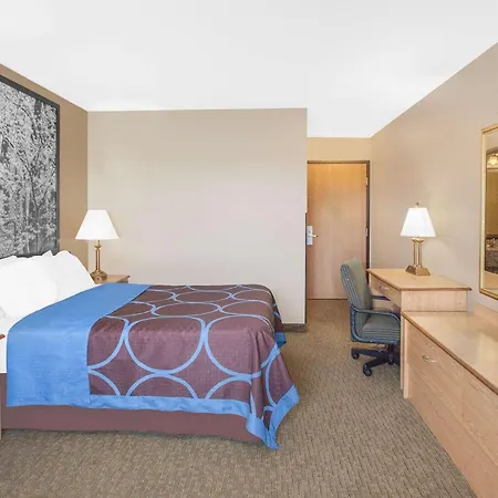 Super 8 By Wyndham Seville-2
