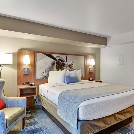 Executive Residency By Best Western Navigator Inn & Suites-3