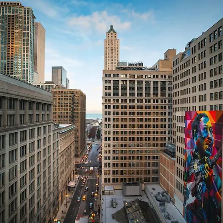 Staypineapple, An Iconic Hotel, The Loop-2