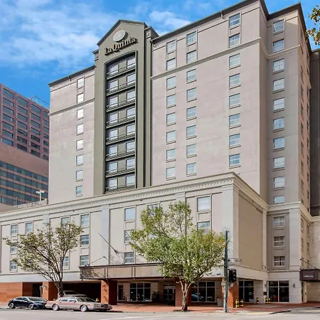 La Quinta Inn & Suites By Wyndham New Orleans Downtown-3