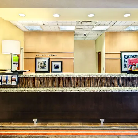 Hampton Inn & Suites Atlanta-Galleria-3