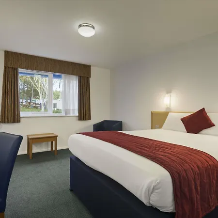 Days Inn Hotel Fleet-2