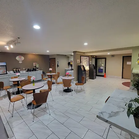Super 8 By Wyndham Portage-2