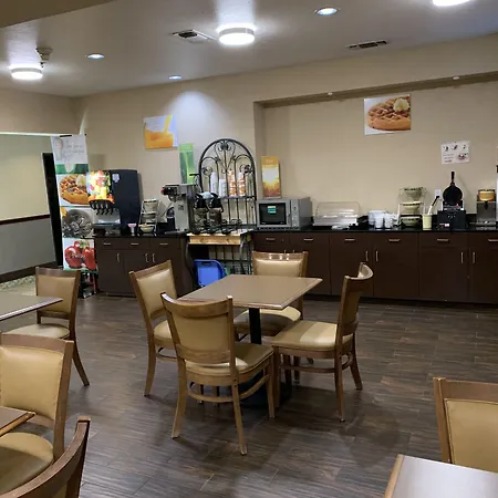 Quality Inn & Suites Terrell-3