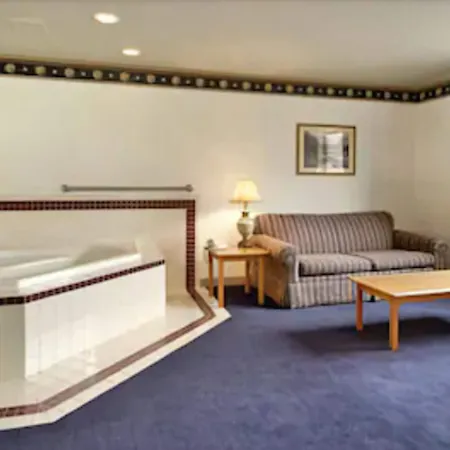 Super 8 By Wyndham Morgantown-3