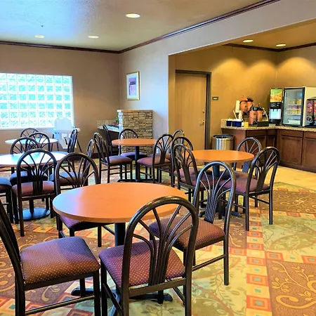 Days Inn By Wyndham Bernalillo-2