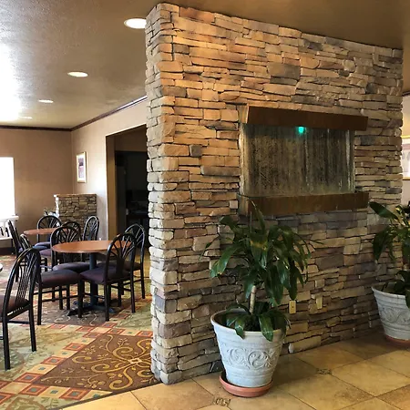Days Inn By Wyndham Bernalillo-3