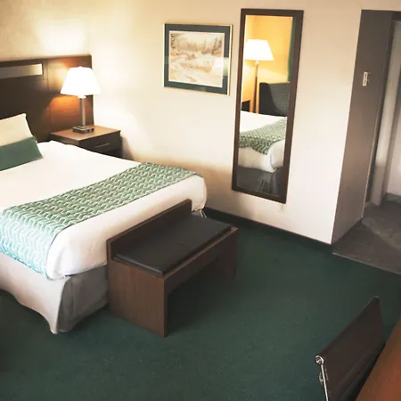 Ramada By Wyndham-2