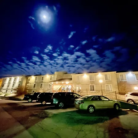 Super 8 By Wyndham Hannibal-2