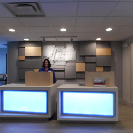 Holiday Inn Express Fairfield By Ihg-3