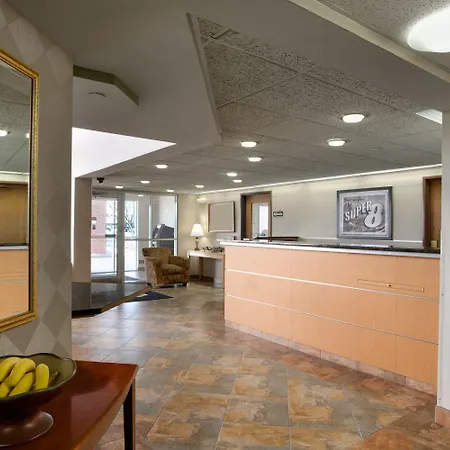 Super 8 By Wyndham Madison South-3