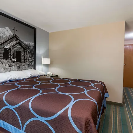 Super 8 By Wyndham Douglas-3